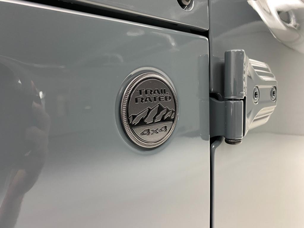 new 2025 Jeep Gladiator car, priced at $52,364