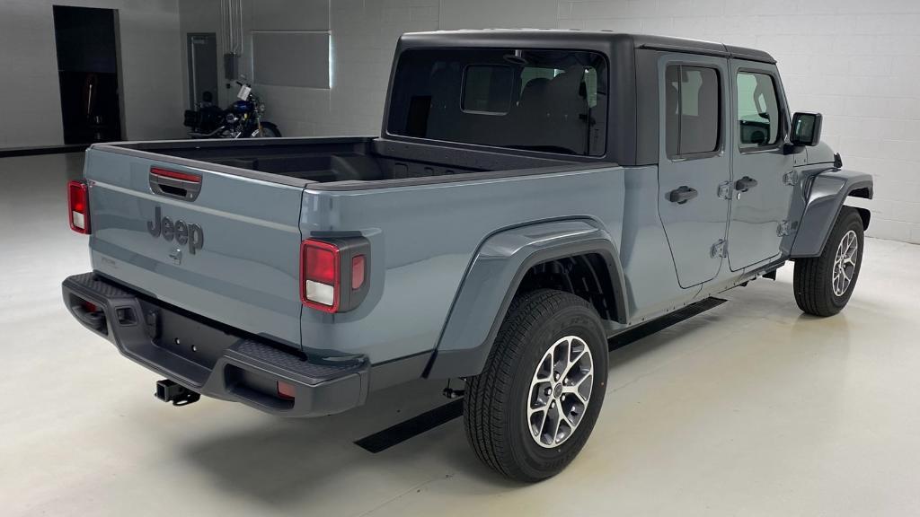 new 2025 Jeep Gladiator car, priced at $52,364