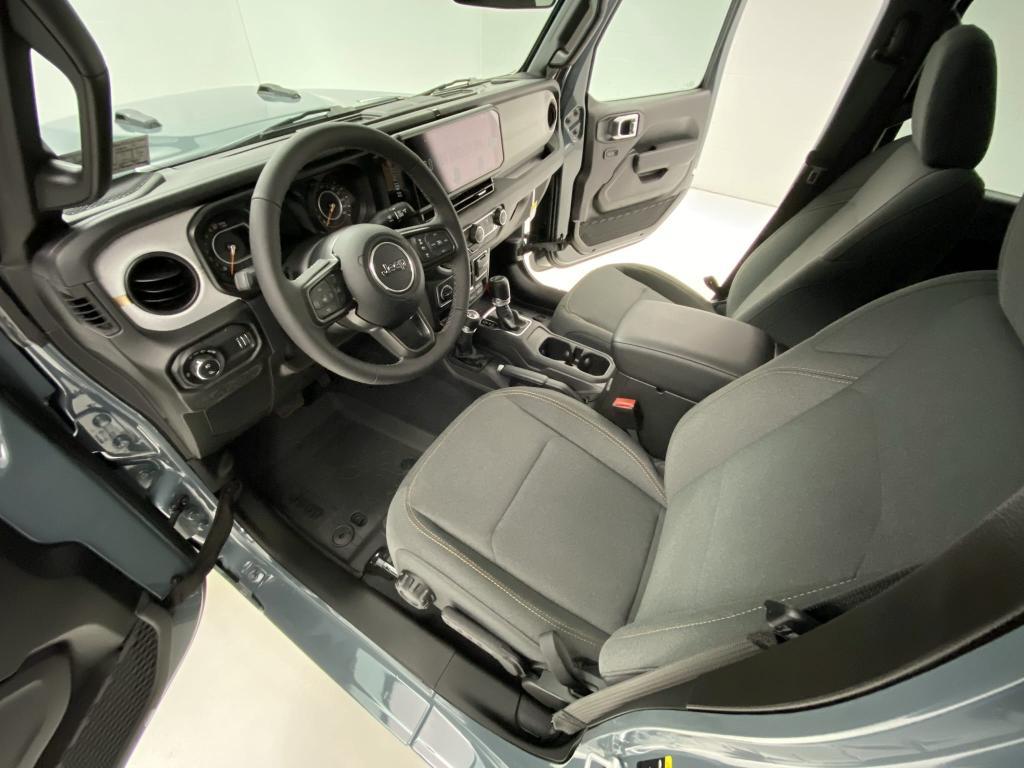 new 2025 Jeep Gladiator car, priced at $52,364