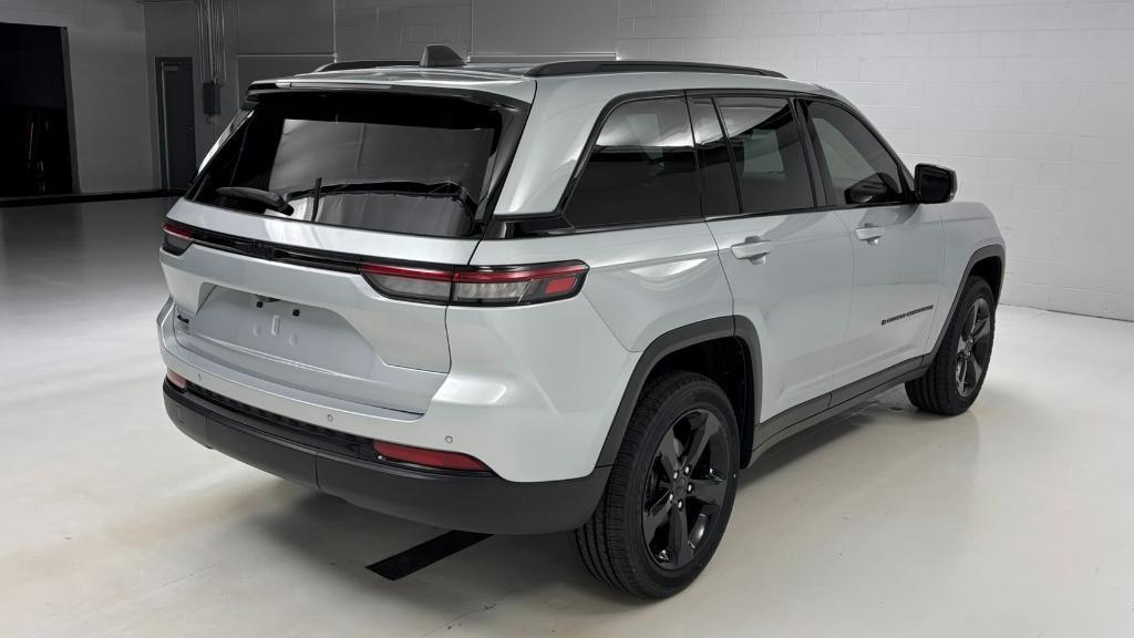 used 2023 Jeep Grand Cherokee car, priced at $34,800