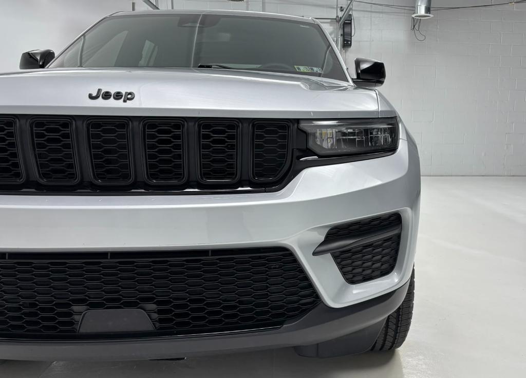 used 2023 Jeep Grand Cherokee car, priced at $34,800