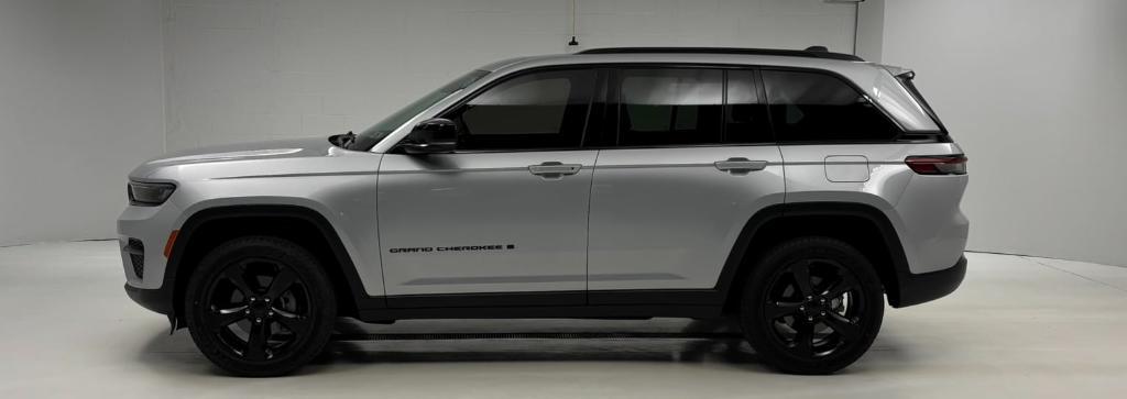 used 2023 Jeep Grand Cherokee car, priced at $34,800