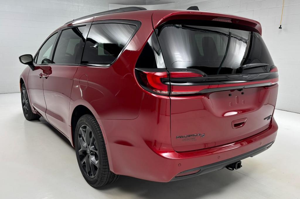 new 2026 Chrysler Pacifica car, priced at $57,655