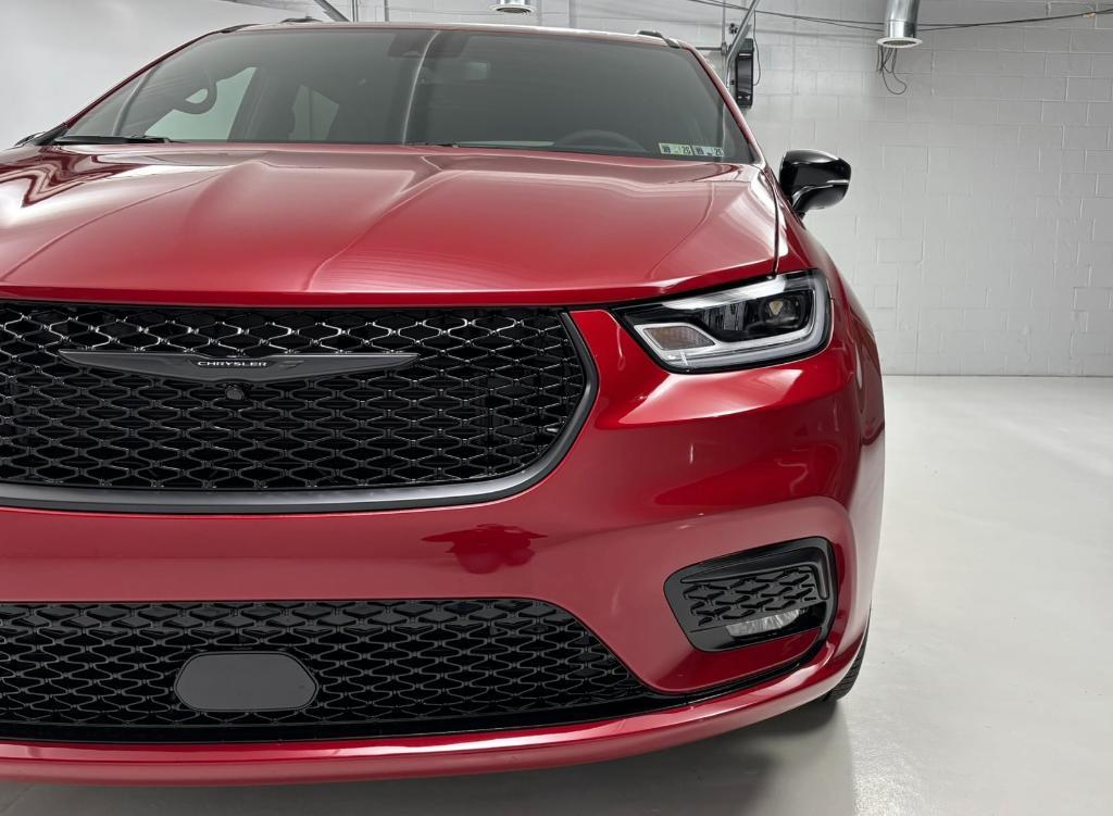 new 2026 Chrysler Pacifica car, priced at $57,655