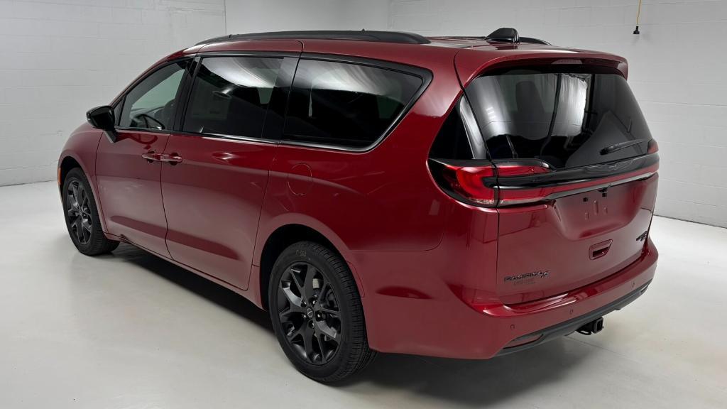 new 2026 Chrysler Pacifica car, priced at $57,655
