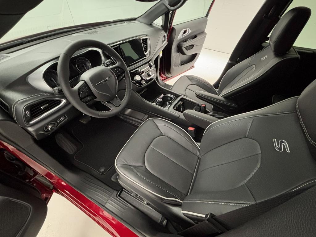 new 2026 Chrysler Pacifica car, priced at $57,655