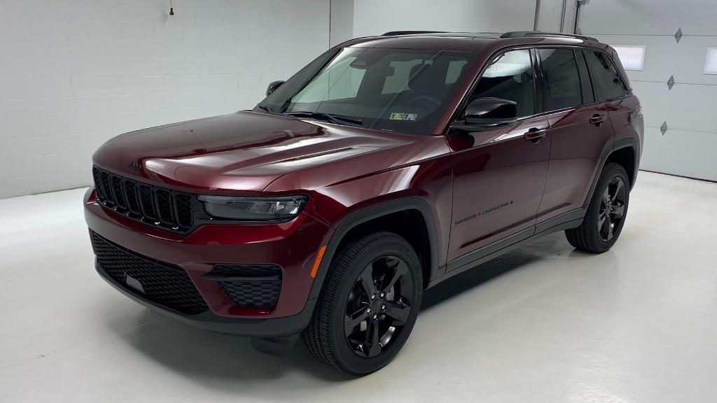 new 2025 Jeep Grand Cherokee car, priced at $47,962