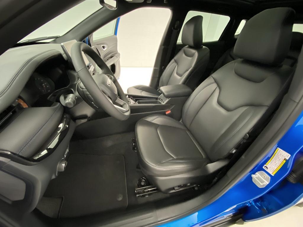 new 2025 Jeep Compass car, priced at $40,105
