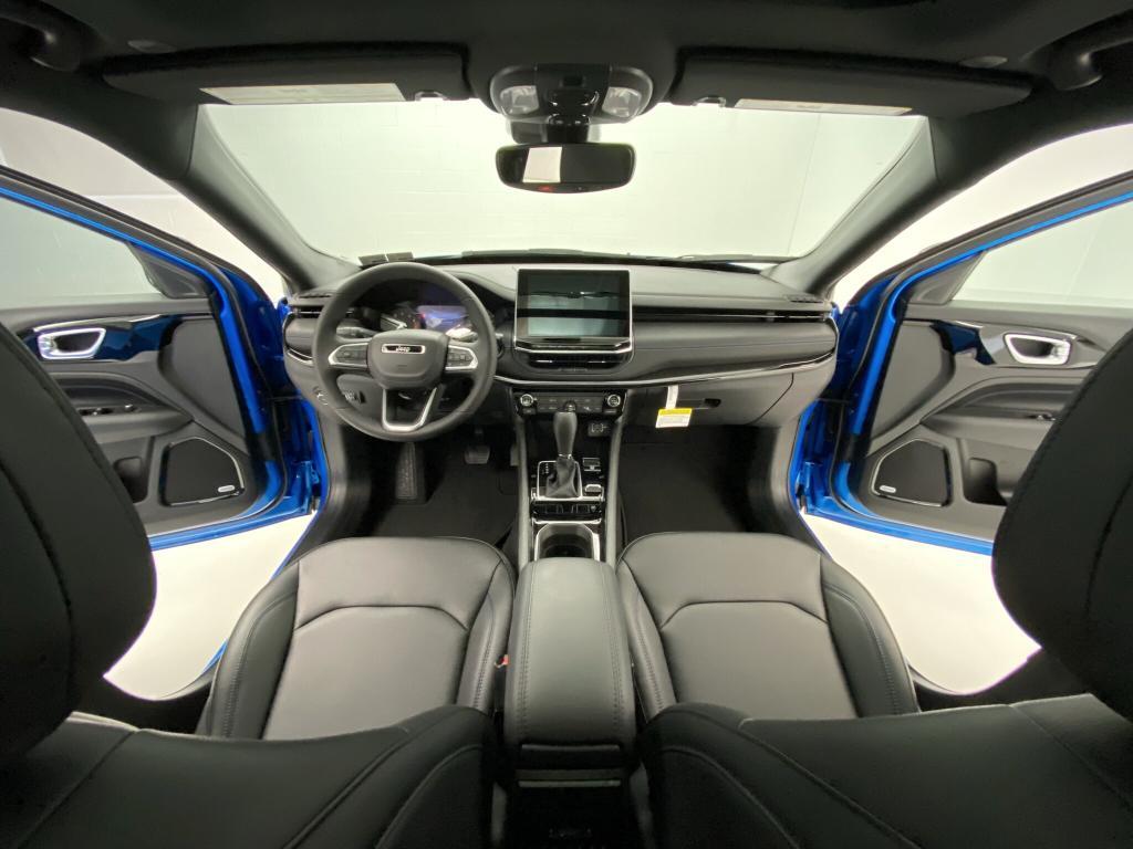 new 2025 Jeep Compass car, priced at $40,105