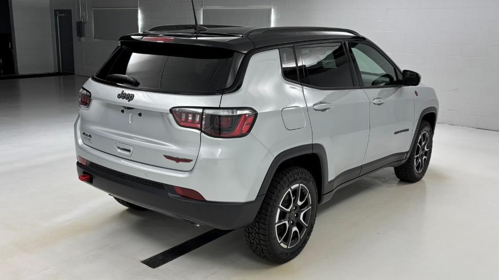 new 2026 Jeep Compass car, priced at $39,485