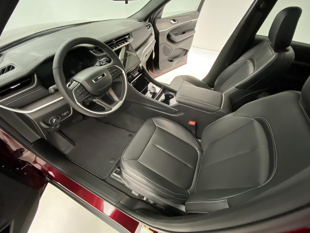 new 2025 Jeep Grand Cherokee car, priced at $52,267
