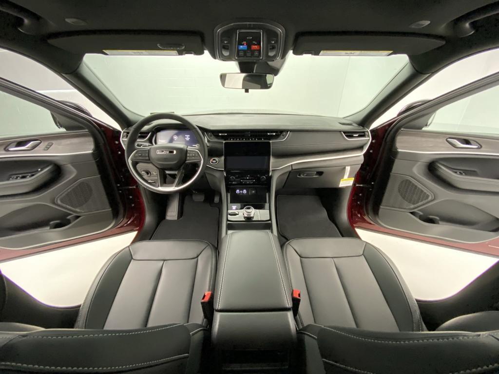 new 2025 Jeep Grand Cherokee car, priced at $52,267