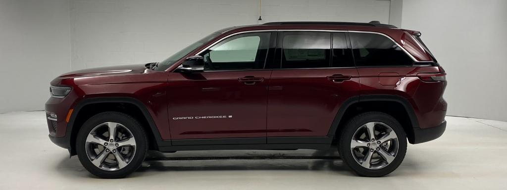 new 2025 Jeep Grand Cherokee car, priced at $52,267