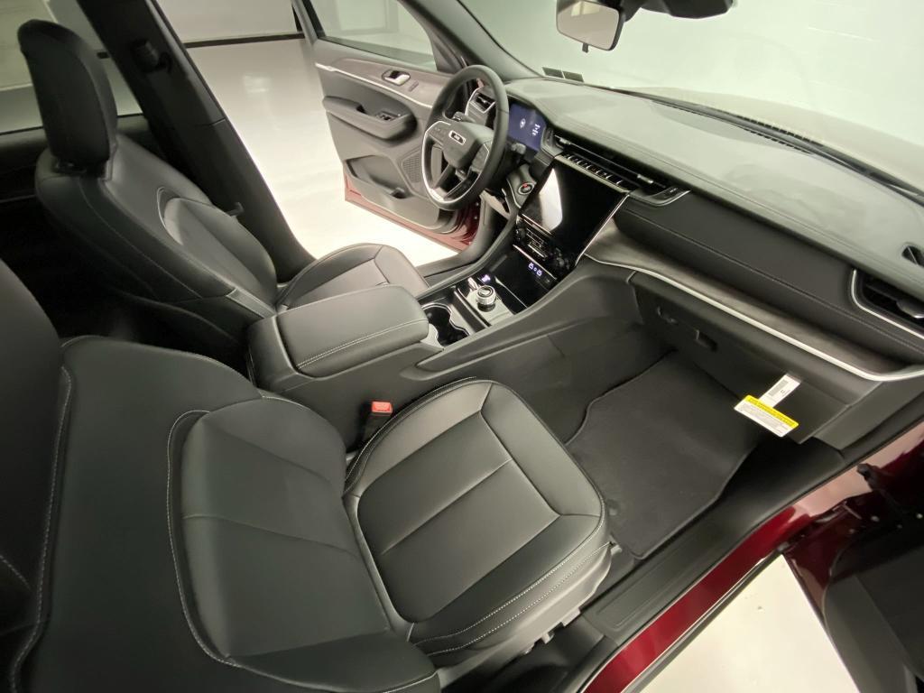 new 2025 Jeep Grand Cherokee car, priced at $52,267