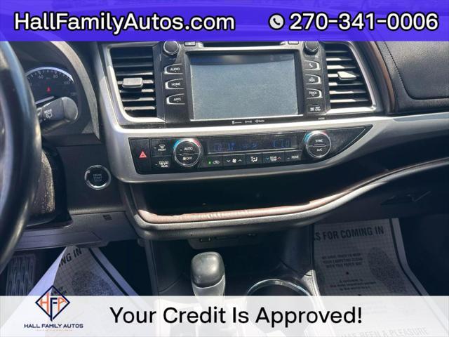 used 2019 Toyota Highlander car, priced at $24,999