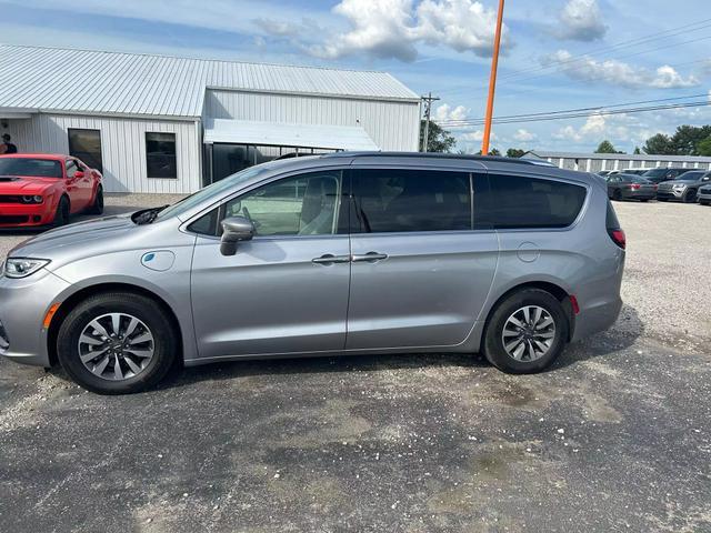 used 2021 Chrysler Pacifica Hybrid car, priced at $20,999