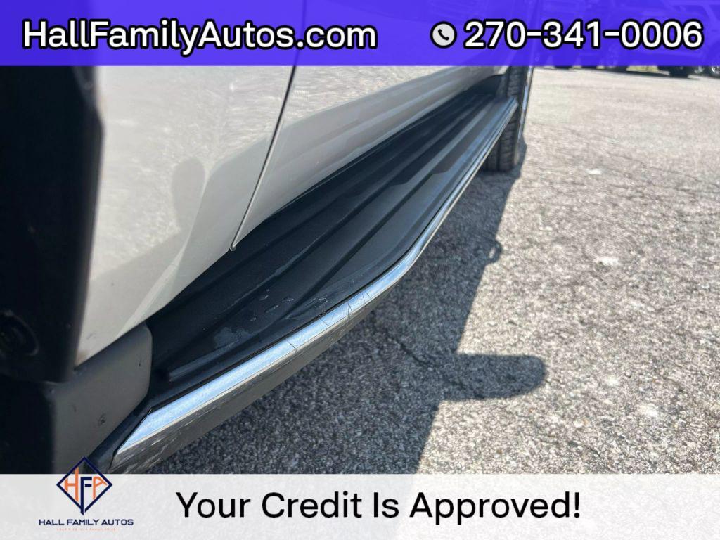 used 2019 GMC Yukon car, priced at $33,999