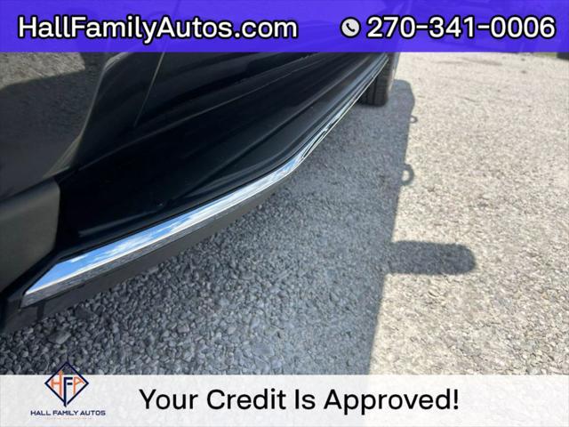 used 2020 Cadillac Escalade ESV car, priced at $33,999