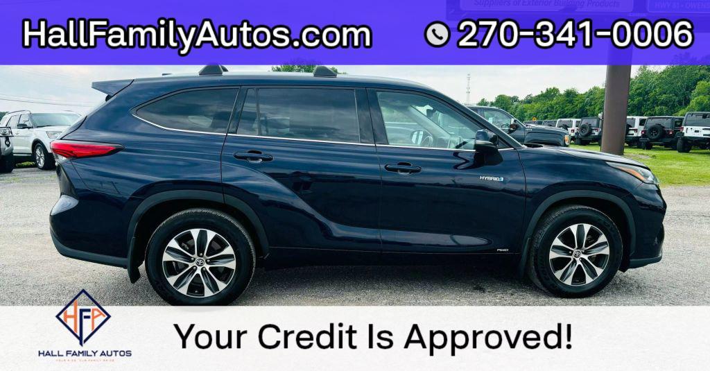 used 2020 Toyota Highlander Hybrid car, priced at $27,999