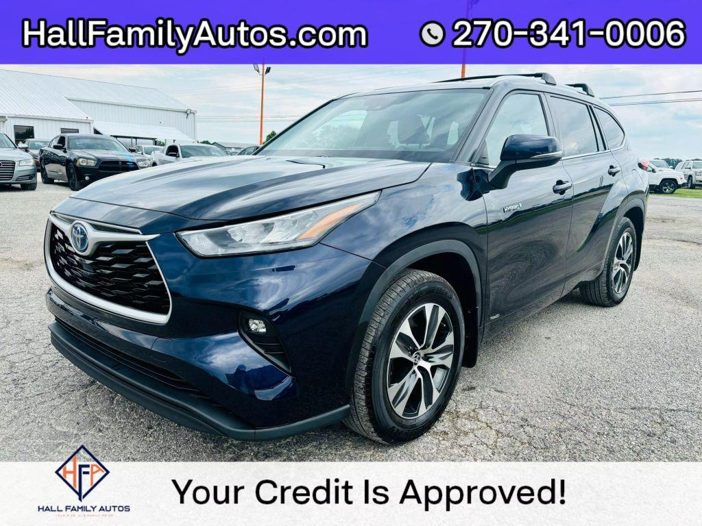 used 2020 Toyota Highlander Hybrid car, priced at $27,999