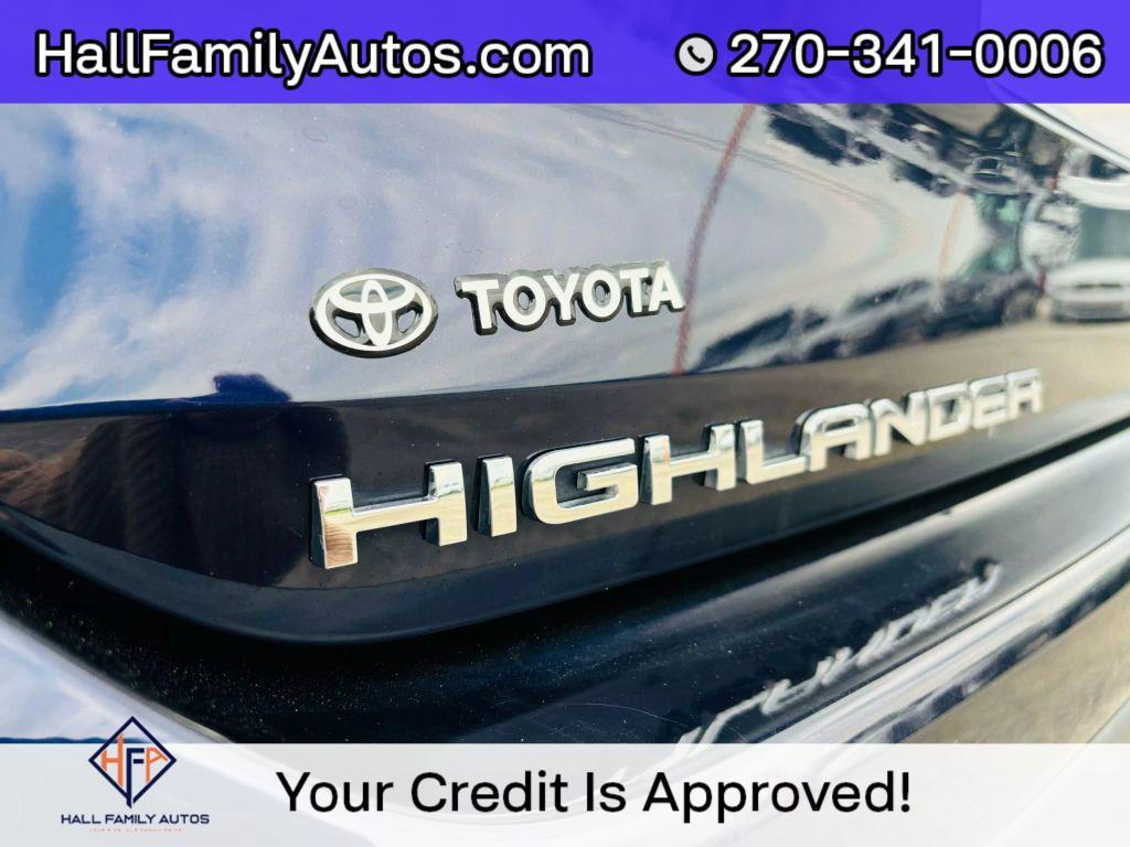 used 2020 Toyota Highlander Hybrid car, priced at $27,999