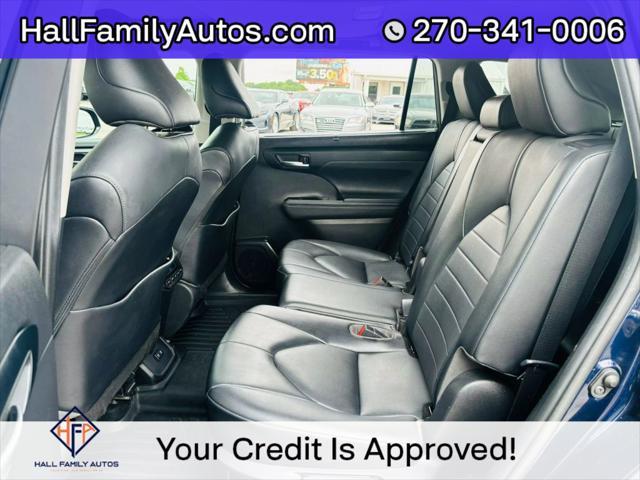 used 2020 Toyota Highlander Hybrid car, priced at $28,999