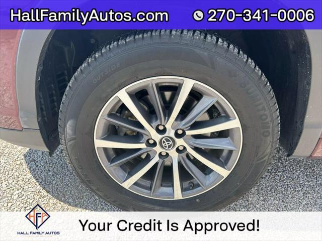 used 2018 Toyota Highlander car, priced at $25,999
