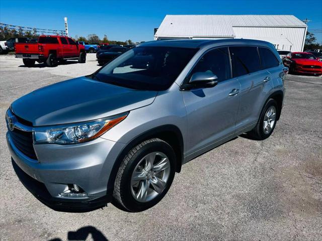 used 2015 Toyota Highlander car, priced at $20,999