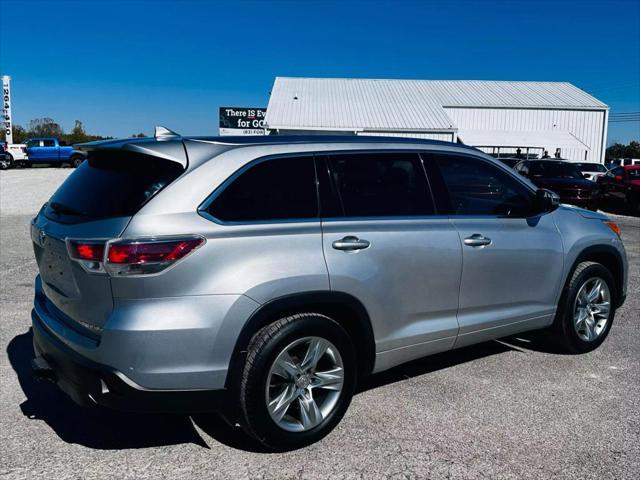 used 2015 Toyota Highlander car, priced at $20,999