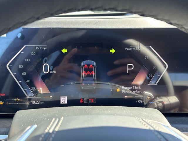 new 2026 BMW X7 car, priced at $93,625