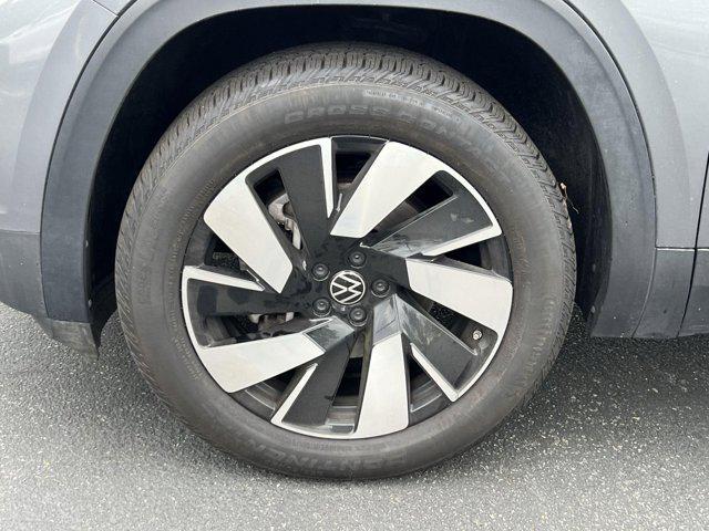 used 2024 Volkswagen Atlas Cross Sport car, priced at $31,750