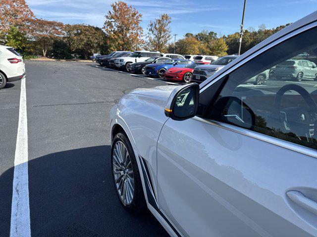 new 2026 BMW X7 car, priced at $95,525