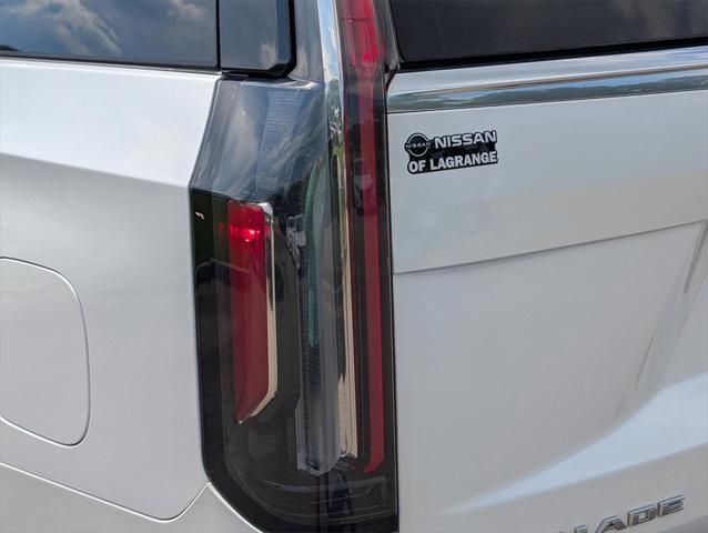 used 2022 Cadillac Escalade car, priced at $64,998
