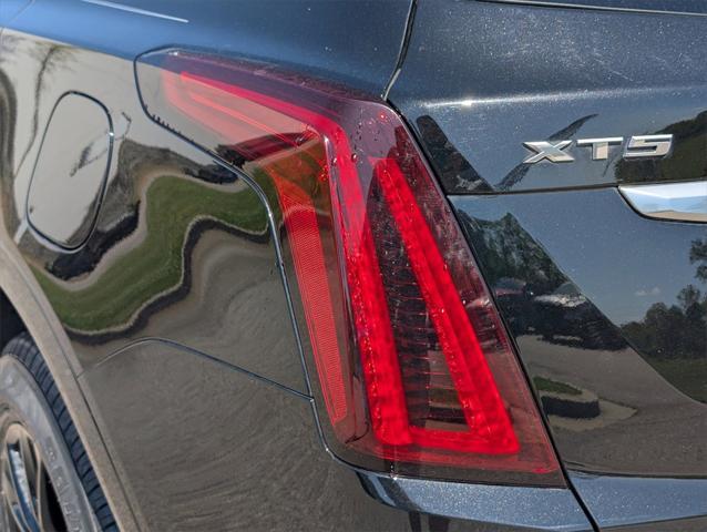 used 2021 Cadillac XT5 car, priced at $28,300
