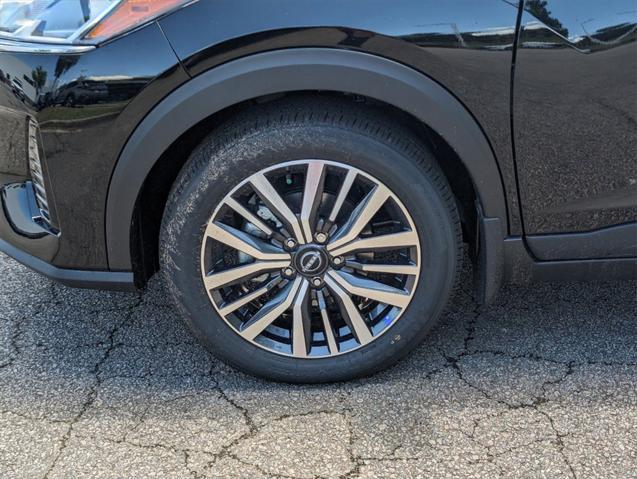 new 2024 Nissan Kicks car, priced at $25,910