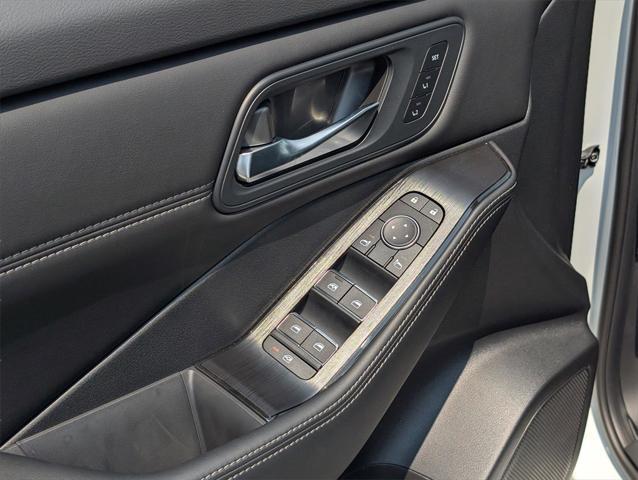 new 2025 Nissan Rogue car, priced at $38,925