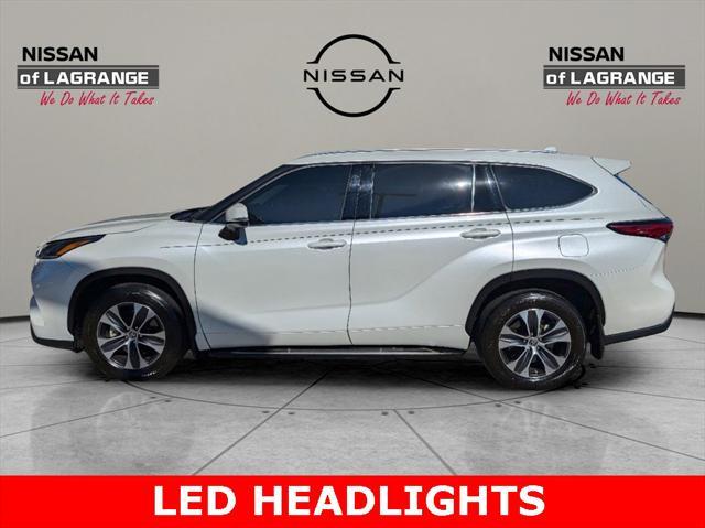 used 2021 Toyota Highlander car, priced at $35,999