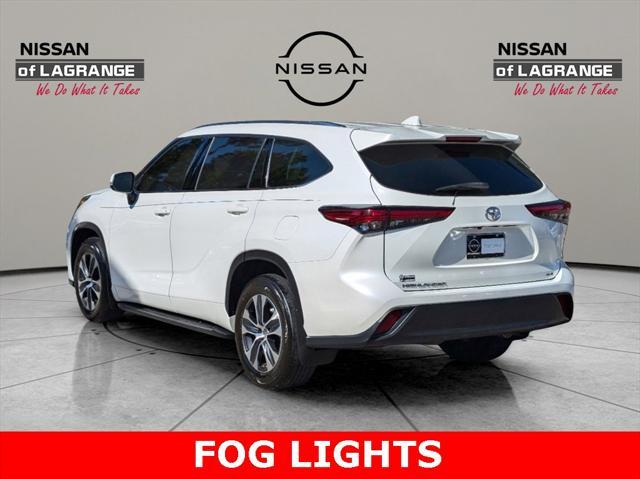 used 2021 Toyota Highlander car, priced at $35,999