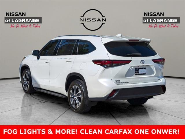 used 2021 Toyota Highlander car, priced at $34,500