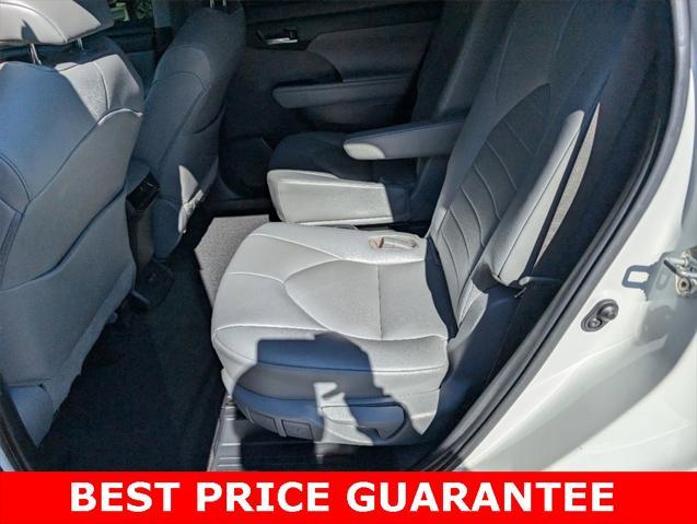 used 2021 Toyota Highlander car, priced at $35,999