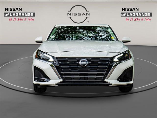 new 2023 Nissan Altima car, priced at $25,499