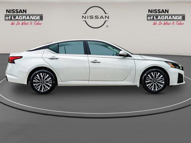new 2023 Nissan Altima car, priced at $25,499