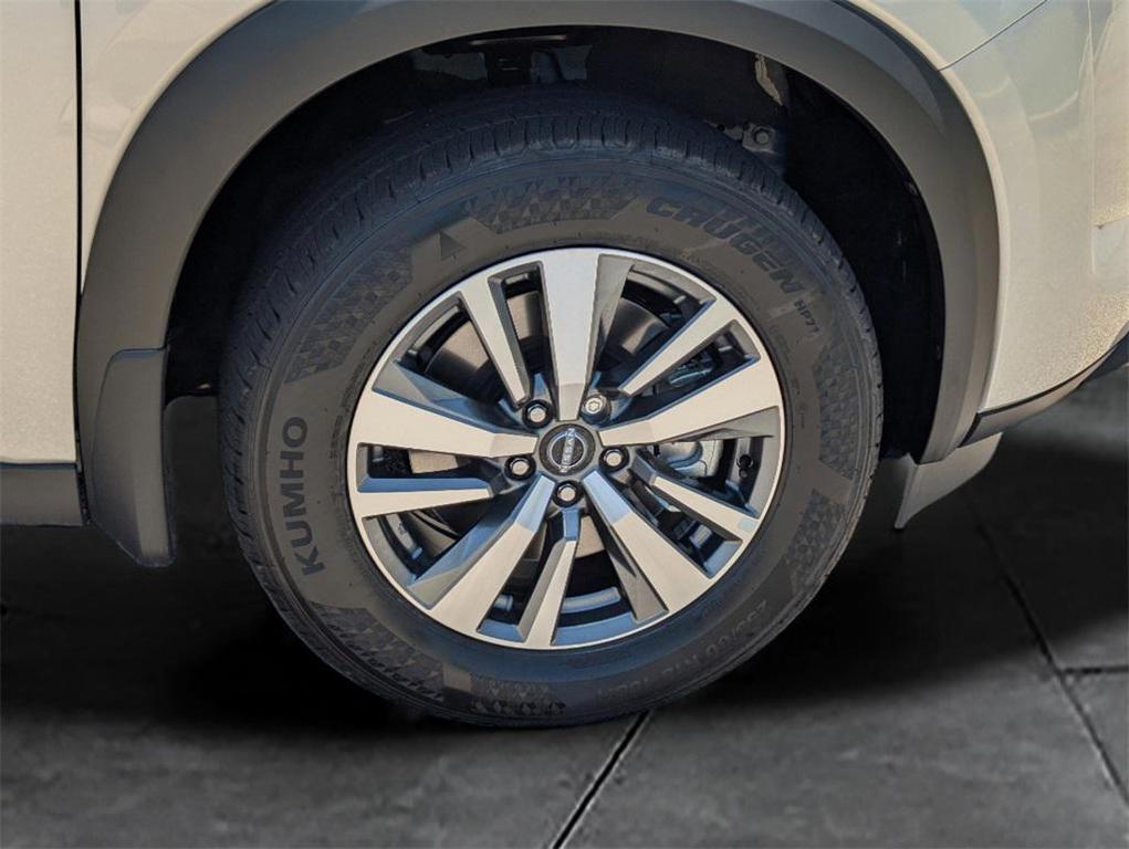 new 2025 Nissan Pathfinder car, priced at $42,021
