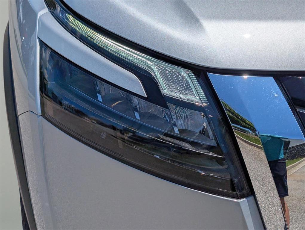 new 2025 Nissan Pathfinder car, priced at $42,021
