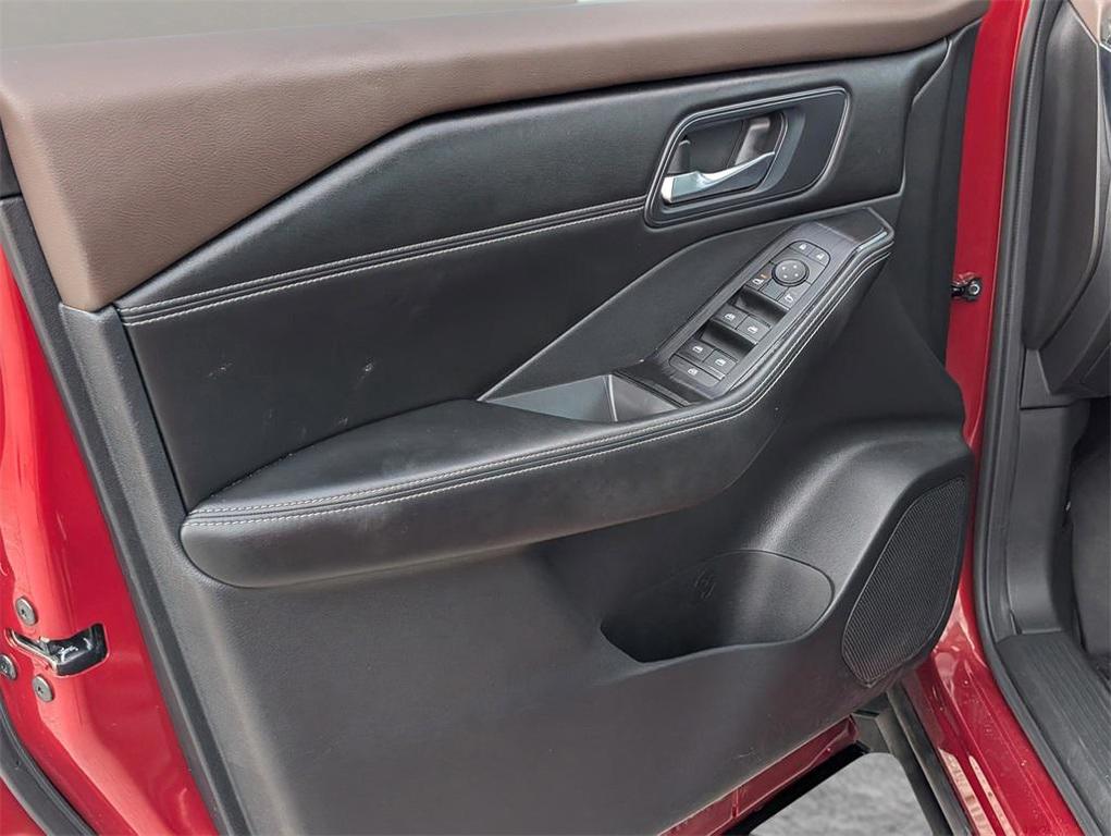 used 2022 Nissan Rogue car, priced at $18,999