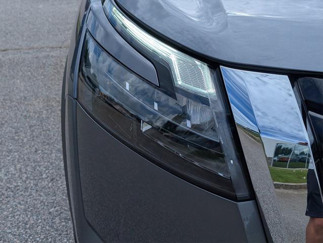 new 2025 Nissan Pathfinder car, priced at $44,475