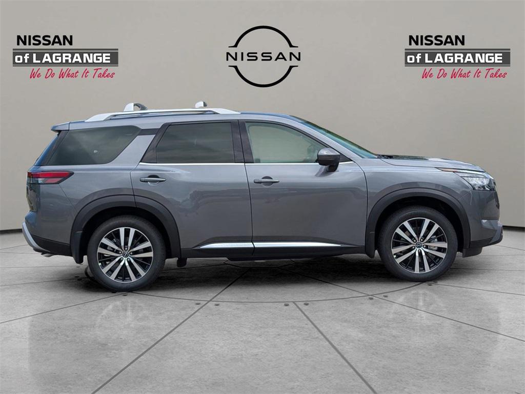 new 2025 Nissan Pathfinder car, priced at $48,611