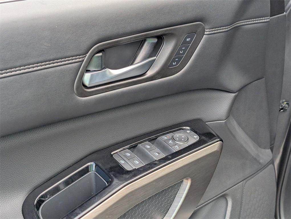 new 2025 Nissan Pathfinder car, priced at $48,611