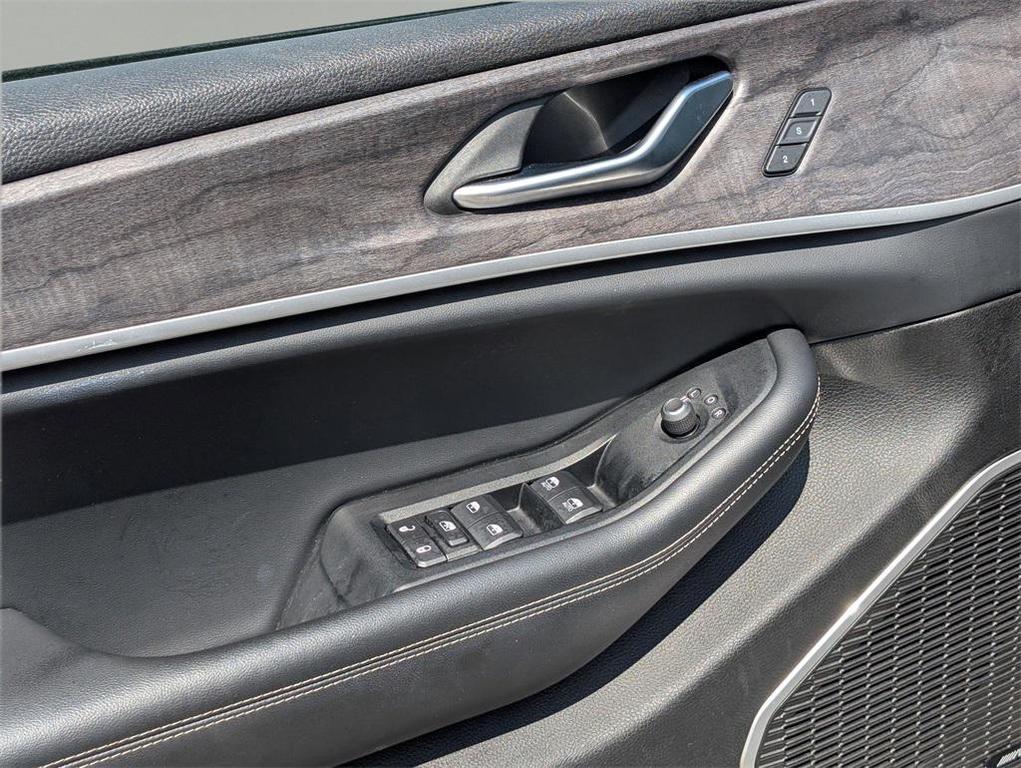 used 2022 Jeep Grand Cherokee L car, priced at $29,399