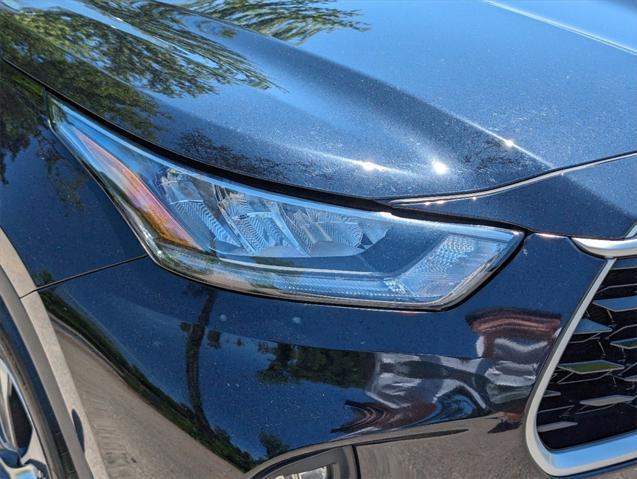 used 2020 Toyota Highlander car, priced at $34,300